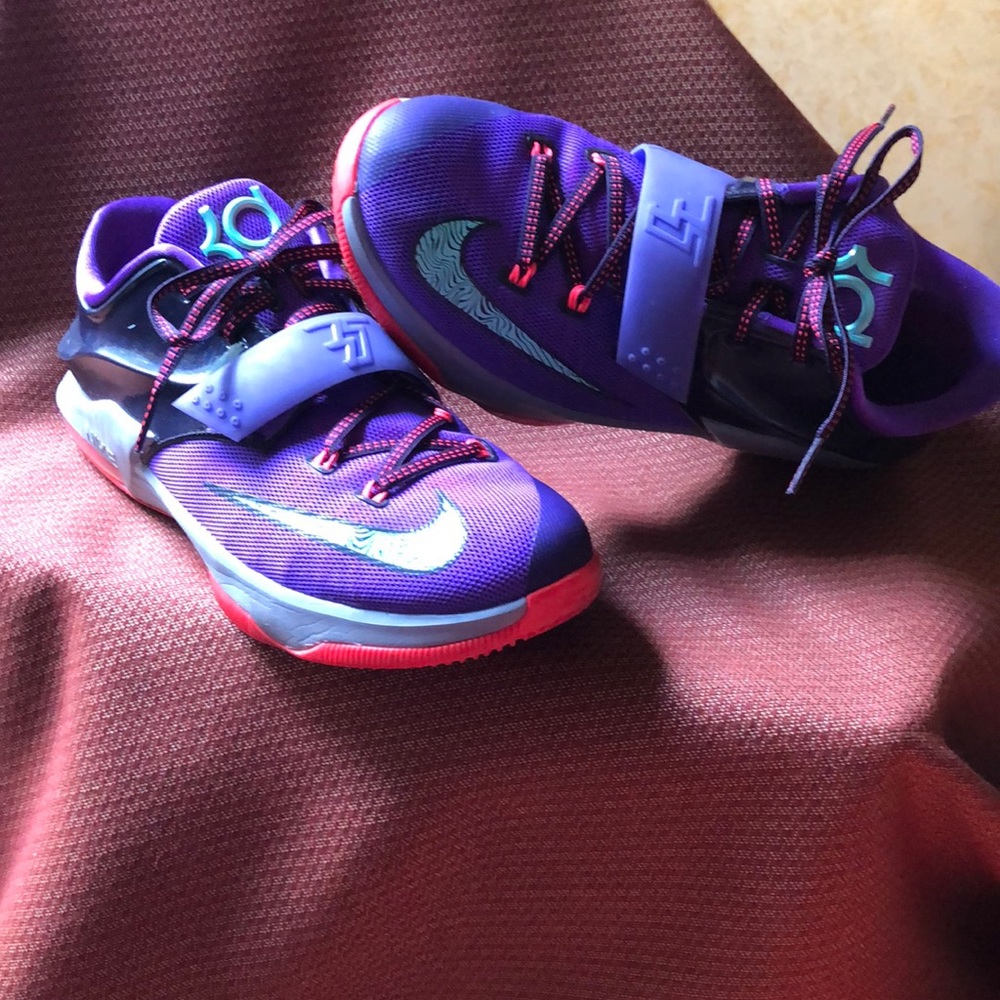 NIKE. KD VII(GS) like new in box.